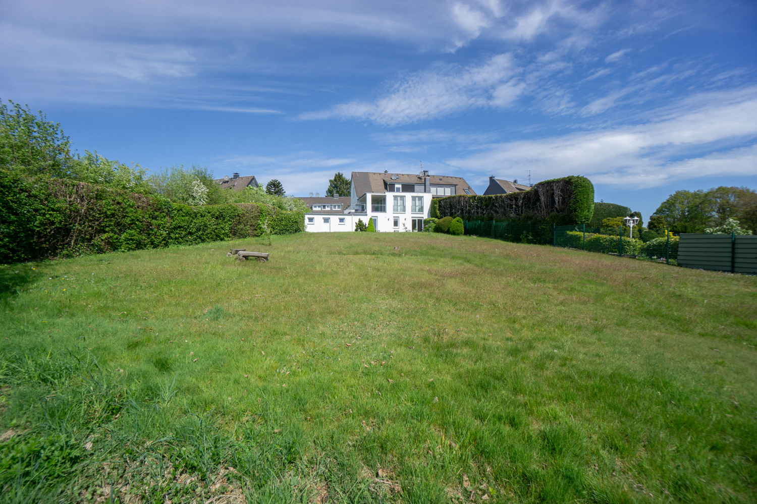 Garten und Rückansicht