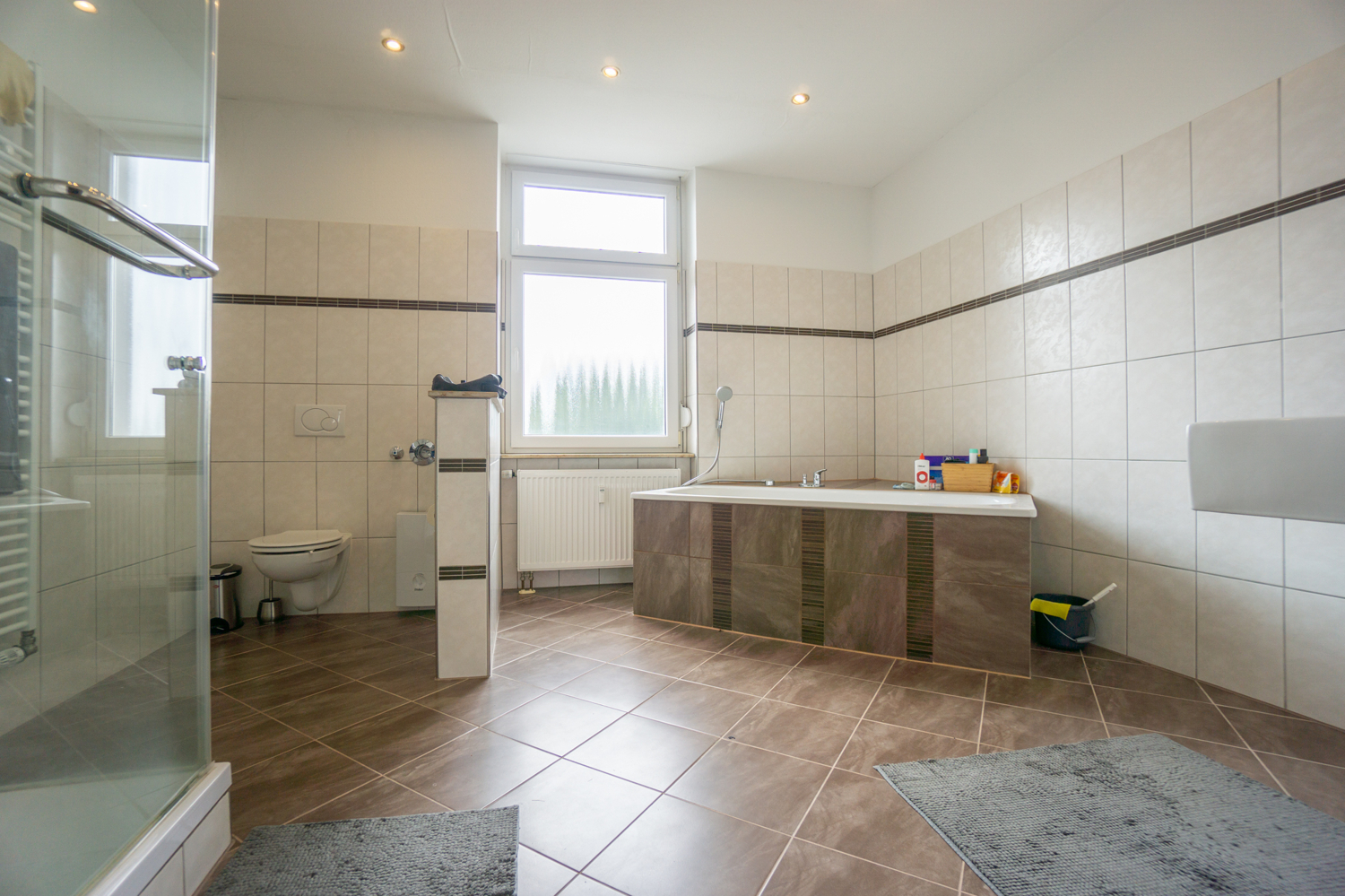 1. OG Badezimmer (2)