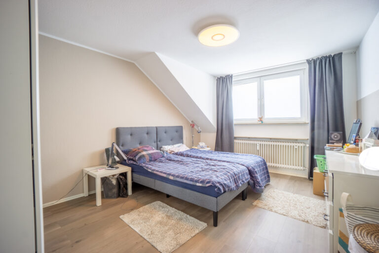 4. OG Rechts Schlafzimmer