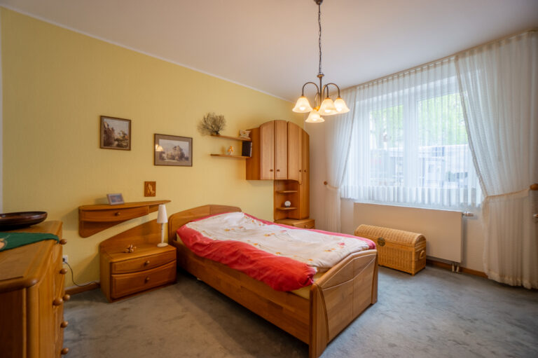 Schlafzimmer (1)