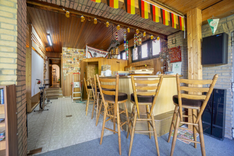 UG Bar