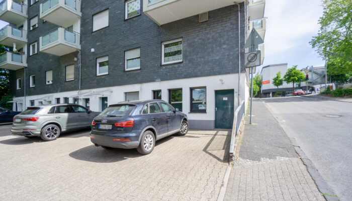 Rückansicht und Stellplatz