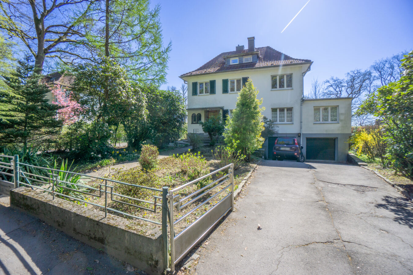 Charmantes Zweifamilienhaus in attraktiver Wohnlage von Reinshagen