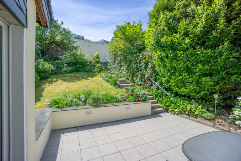 Terrasse und Garten
