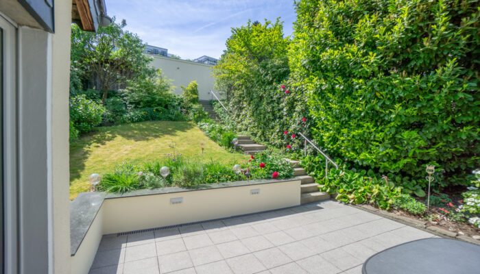 Terrasse und Garten