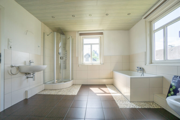 OG Badezimmer (1)