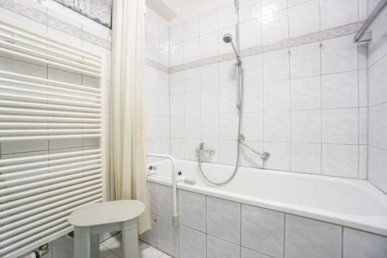 UG Badezimmer (2)