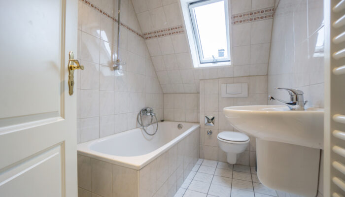 Whg rechts Badezimmer