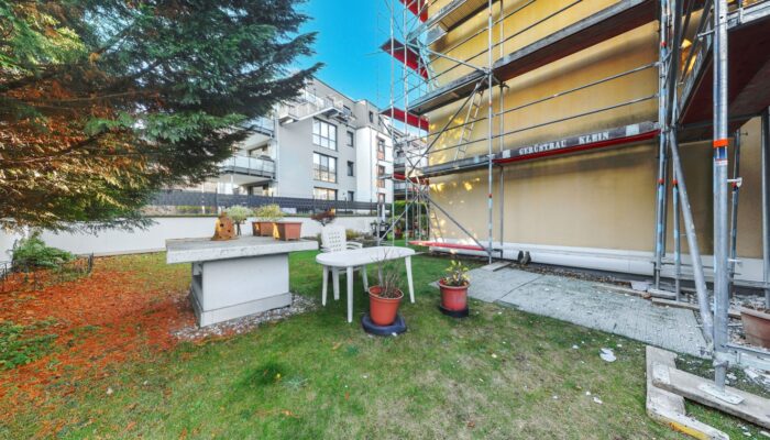 Garten und 2. Terrasse