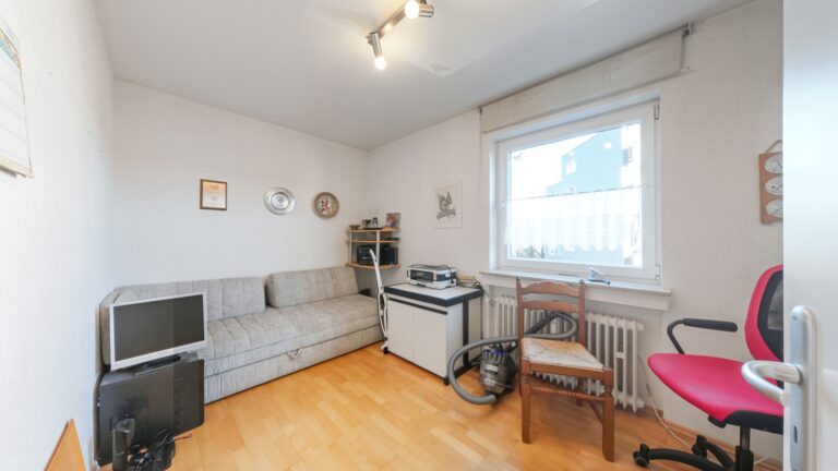 Kinder-/Arbeitszimmer